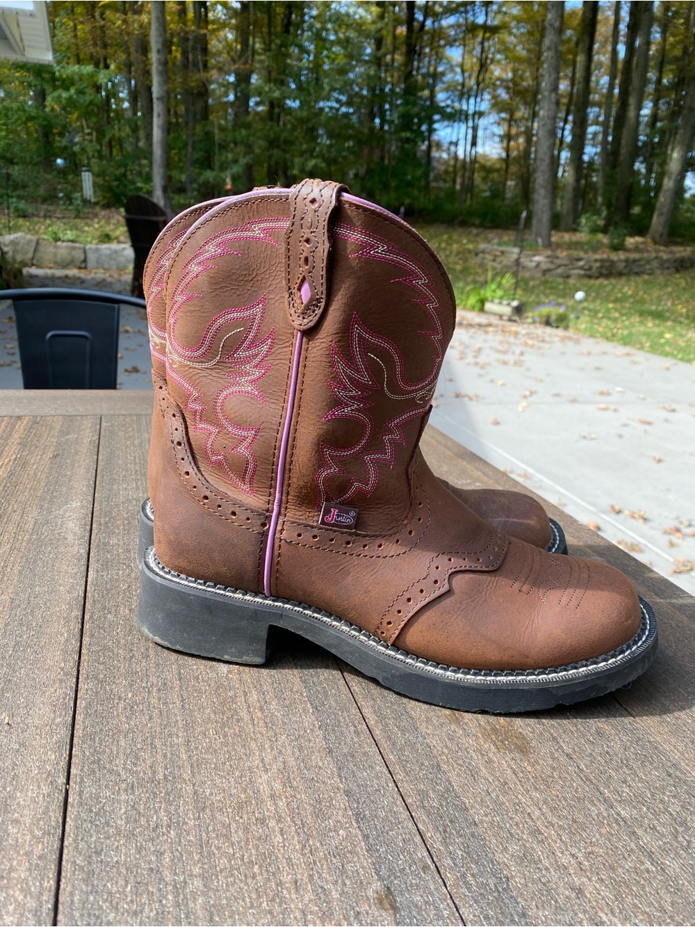 Justin Gypsy Boots Woman’s Brown Leather Western Boots with Pink Stitching